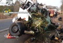 ATUALIZADO/ VÍDEOS : Van bate de frente com caminhão na Br. 365, aonde 12 pessoas MORREM a informação do Samu de Patos de Minas é de que apenas uma pessoa SOBREVIVEU.