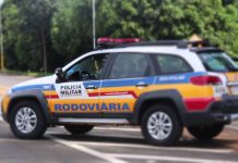Assaltantes em moto portando uma arma longa, estilo escopeta, ataca pedestre em GUIMARÂNIA, o crime aconteceu no bairro Morada do Sol.