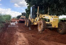 Prefeituras de Cruzeiro da Fortaleza e Patos de Minas unem forças para recuperar estradas rurais na divisa entre os municípios.